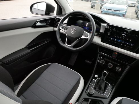 Used 2025 Volkswagen Taos S AWD/4WD image 9