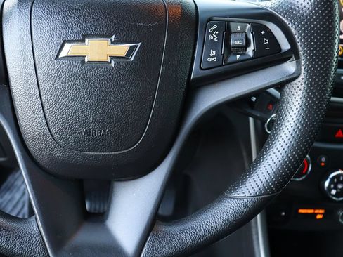 Used 2020 Chevrolet Trax LS FWD image 52