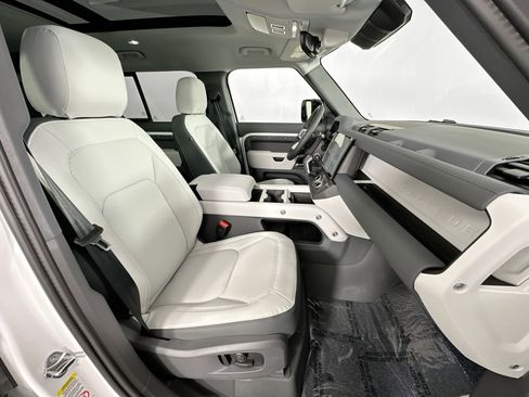 Used 2026 Land Rover Defender 110 S image 26