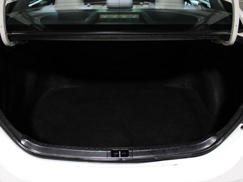 Used 2019 Toyota Corolla LE image 26