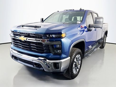 Used 2025 Chevrolet Silverado 2500 LT w/ All Star Edition image 4