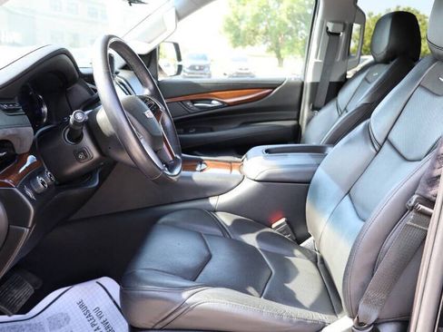 Used 2019 Cadillac Escalade Premium Luxury w/ LPO, Radiant Package AWD/4WD image 13