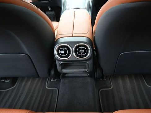 Used 2023 Mercedes-Benz GLC 300 image 24