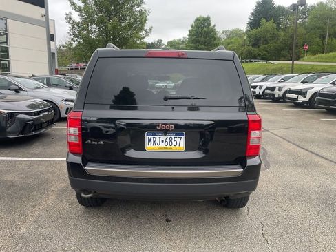 Used 2017 Jeep Patriot 75th Anniversary w/ Power Value Group AWD/4WD image 5