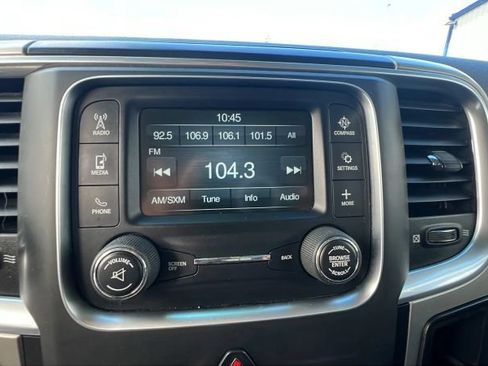 Used 2019 RAM 1500 Classic SLT AWD/4WD image 23