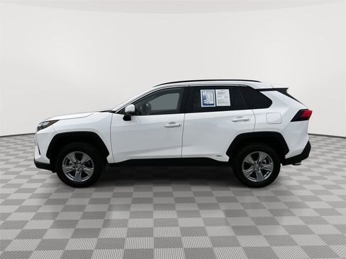 Used 2025 Toyota RAV4 XLE AWD/4WD image 3