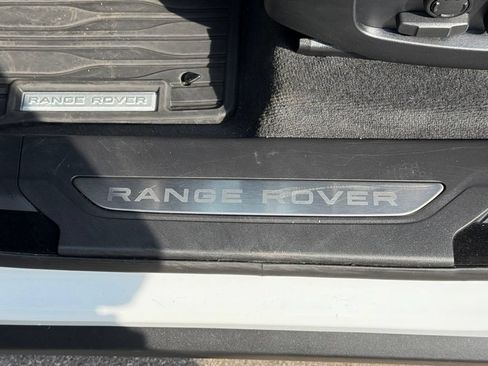 Certified 2026 Land Rover Range Rover Velar Dynamic SE AWD/4WD image 12