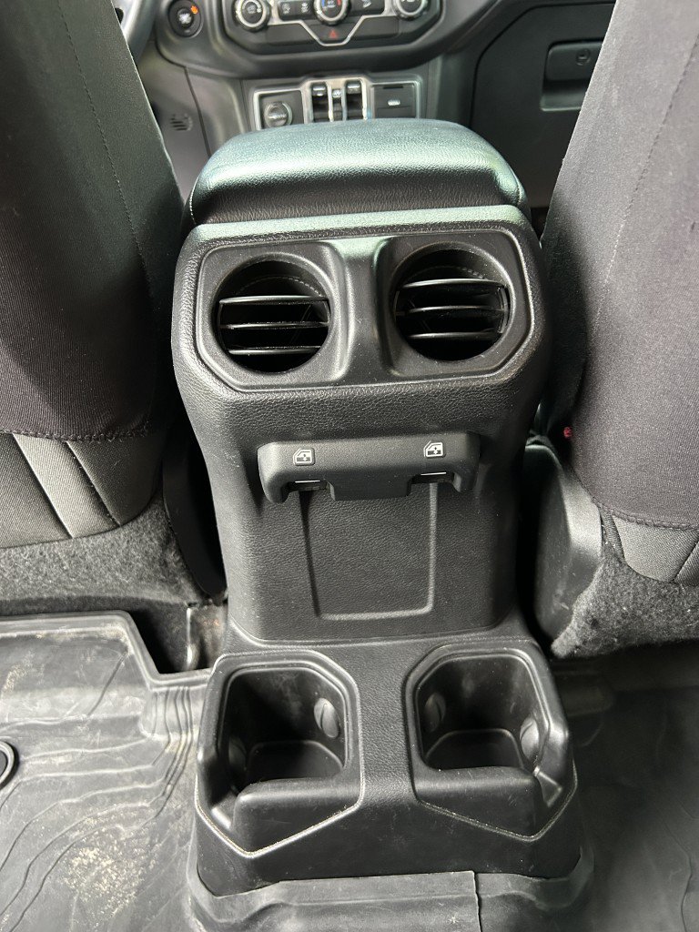 Used 2018 Jeep Wrangler Unlimited Sport AWD/4WD image 23