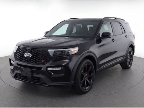 Used 2023 Ford Explorer ST w/ Equipment Group 401A AWD/4WD image 2