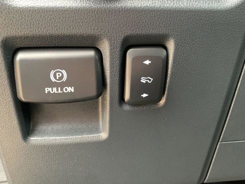 Used 2022 Ford F150 Lariat w/ Equipment Group 502A High image 14