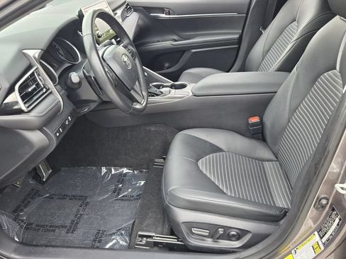 Used 2024 Toyota Camry SE FWD image 10
