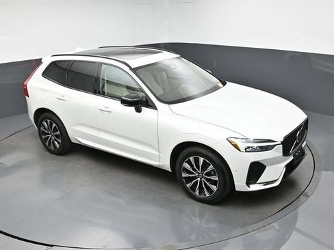 Used 2024 Volvo XC60 B5 Plus w/ Protection Package Premier AWD/4WD image 18