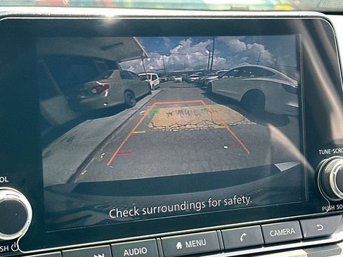 Used 2025 Nissan Rogue SV FWD image 17