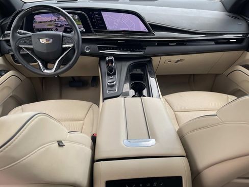 Used 2024 Cadillac Escalade ESV Premium Luxury AWD/4WD image 16