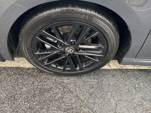 Used 2025 Toyota Camry SE image 17