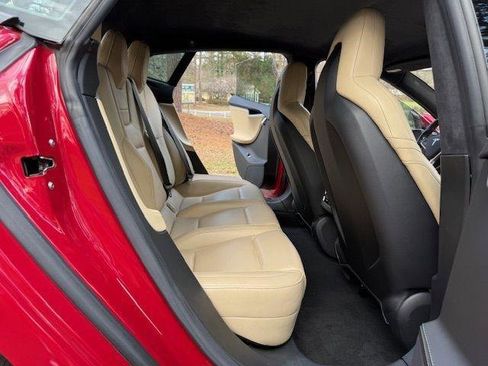 Used 2015 Tesla Model S P90D image 9