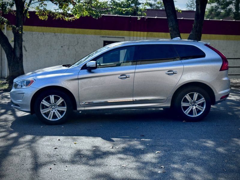 Used 2016 Volvo XC60 T6 w/ Protection Package AWD/4WD image 4