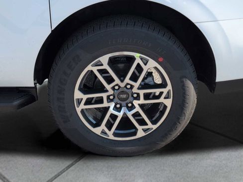 New 2025 Ford Expedition Max Active image 12