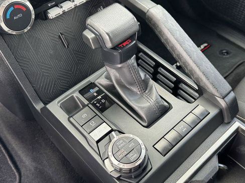 Certified 2024 Toyota Tacoma TRD Off-Road image 21