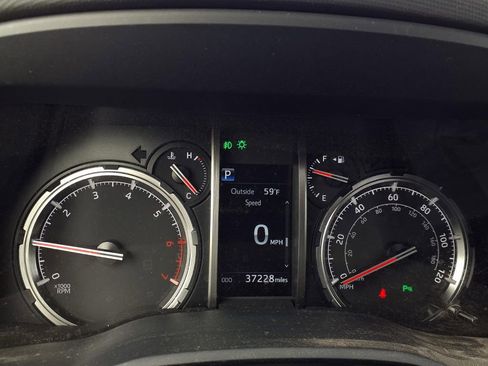 Used 2024 Toyota 4Runner Limited image 9