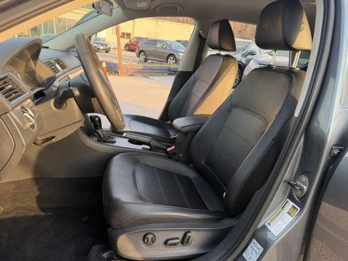 Used 2013 Volkswagen Passat 2.5 S image 14