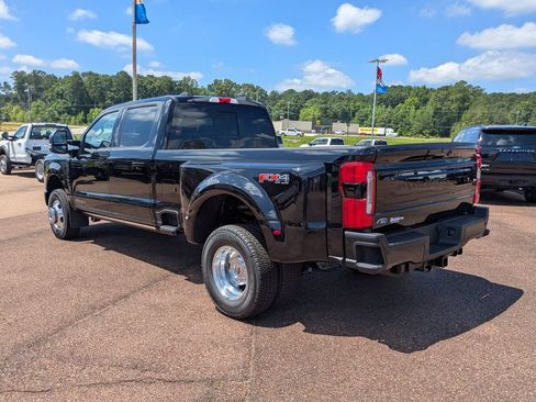 New 2026 Ford F350 Platinum w/ FX4 Off-Road Package AWD/4WD image 6