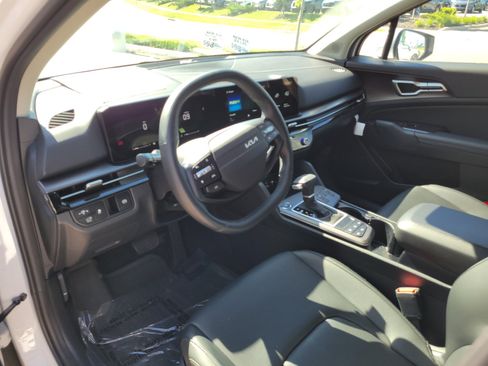 Used 2026 Kia Sportage EX FWD image 18