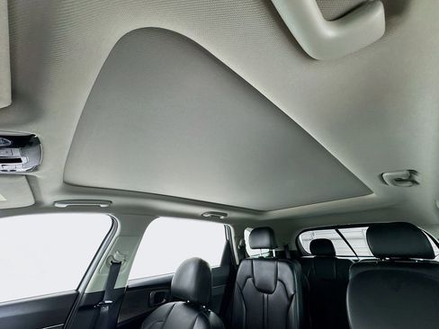 Used 2022 Kia Sorento EX w/ Panoramic Sunroof Package FWD image 15