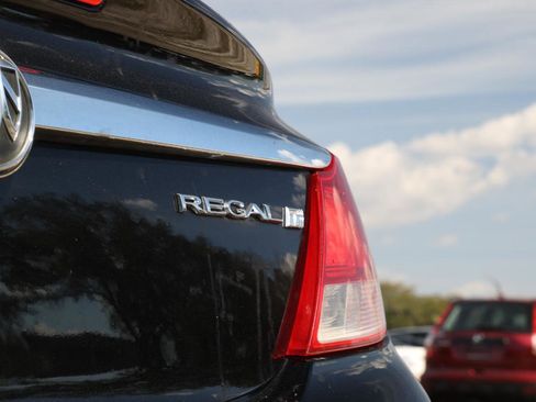 Used 2013 Buick Regal Premium image 29