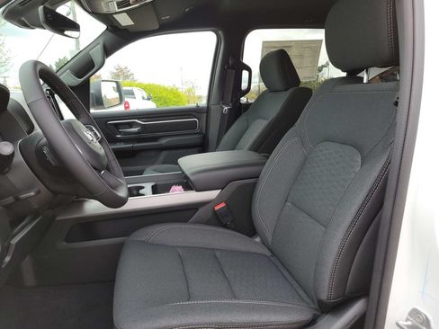 New 2026 RAM 1500 4x4 Crew Cab image 15