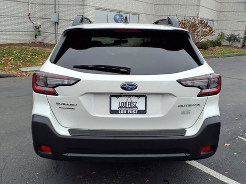 Used 2025 Subaru Outback Premium image 2