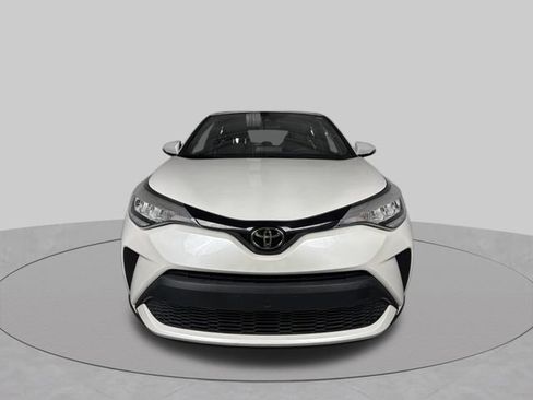 Used 2022 Toyota C-HR XLE FWD image 3