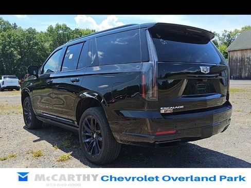 Used 2025 Cadillac Escalade Sport AWD/4WD image 5