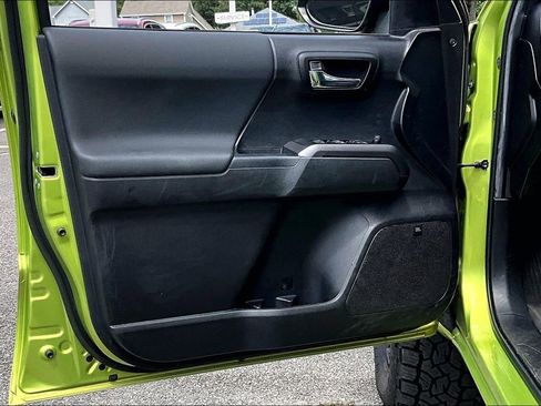 Used 2022 Toyota Tacoma TRD Pro AWD/4WD image 16