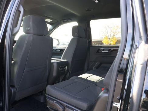 New 2026 Chevrolet Suburban LS image 33