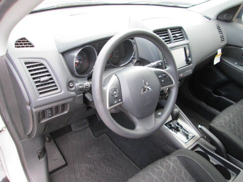 Used 2025 Mitsubishi Outlander Sport ES AWD/4WD image 46
