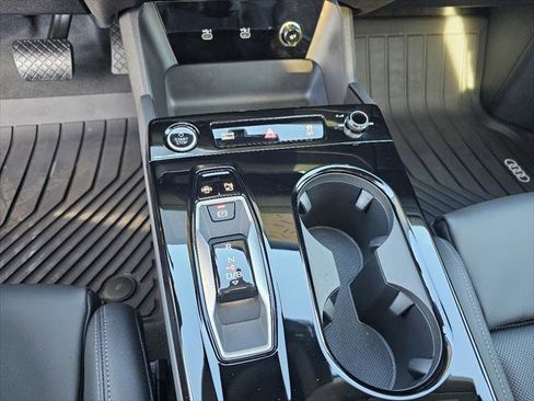 Used 2025 Audi A6 e-tron Prestige w/ Black Warm Weather Package image 11