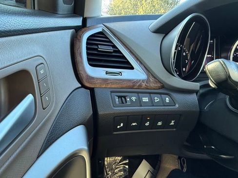 Used 2019 Hyundai Santa Fe XL image 18