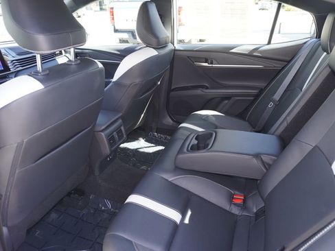 Certified 2025 Toyota Camry SE image 8