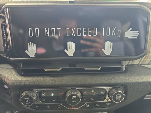 New 2026 Jeep Gladiator Sport AWD/4WD image 23