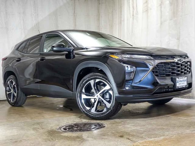 New 2026 Chevrolet Trax RS FWD image 2