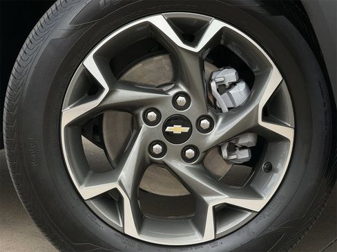 Certified 2025 Chevrolet Trax LT image 9