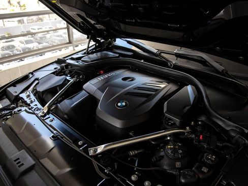 Used 2026 BMW 530i w/ M Sport Package RWD image 37