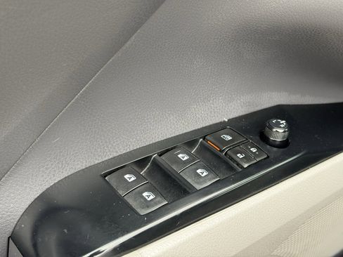 Used 2018 Toyota Camry SE image 26