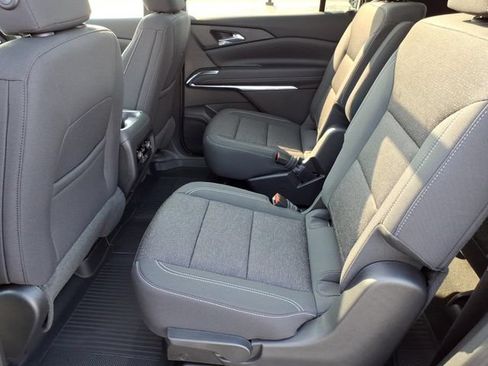 New 2026 Chevrolet Traverse LT w/ Sun and Wheel Package AWD/4WD image 9