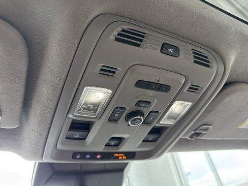 Used 2021 Cadillac Escalade Premium Luxury Platinum image 42