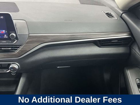 Used 2024 Nissan Altima 2.5 SV FWD image 19