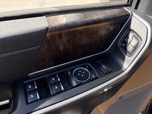 Used 2023 Ford F250 Lariat w/ Lariat Ultimate Package image 17