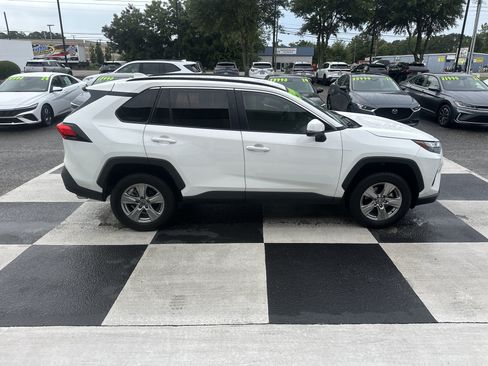 Used 2023 Toyota RAV4 XLE AWD/4WD image 5