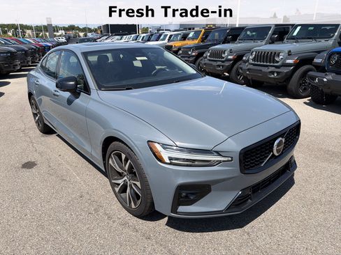 Used 2024 Volvo S60 B5 Plus AWD/4WD image 13